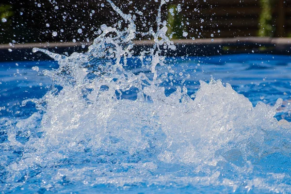 Rocíe Agua Azul Una Piscina Marco — Foto de Stock