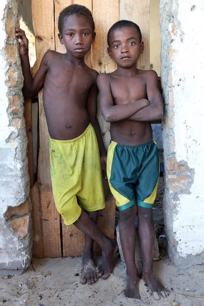 Rapazes em Morondava, Madagáscar . — Fotografia de Stock