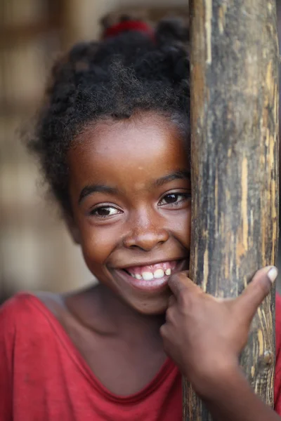 Uśmiechnięta dziewczynka. — Zdjęcie stockowe