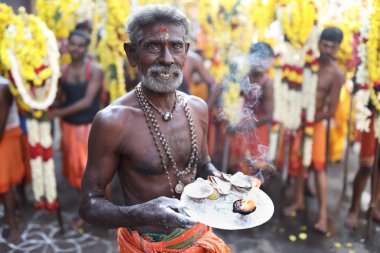 Kimliği belirsiz Hindu hacıları