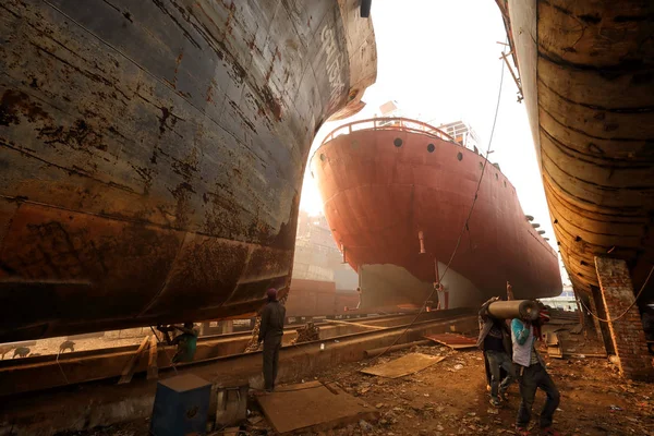 Dock Workers Shipyard Dhaka Bangladesh Shipbuilding Bangladesh Has Become Major — Stock Photo, Image