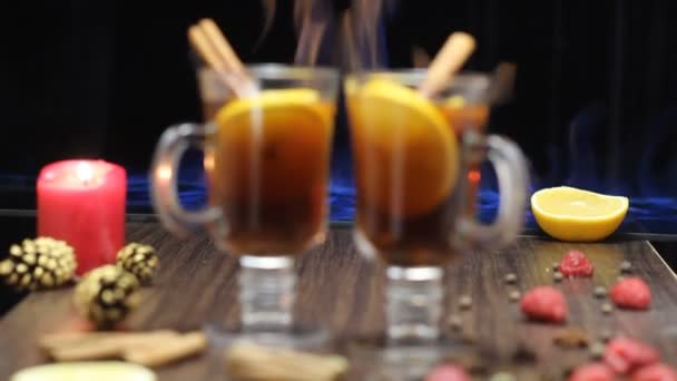 Mulled wine. Fireplace fire in the background — Stock Video