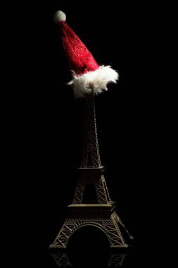 Eyfel Kulesi Paris, Fransa'da yeni yıl kutlamaları havai fişek ile