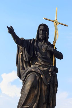 Heykelin üzerine Charles bridge, Prague, Çek Cumhuriyeti