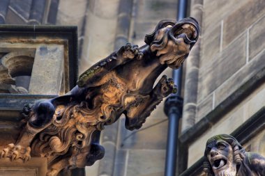 Gotik tarzı Gargoyle üzerinde St Vitus Katedrali Prag