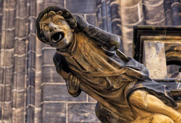 Gárgula de estilo gótico na Catedral de São Vito Praga — Fotografia de Stock