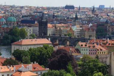 Prag Skyline geç öğleden sonra bahar Panorama görünüm