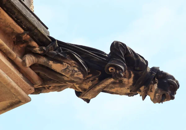 Stilul gotic Gargoyle pe Catedrala Sf. Vitus Praga — Fotografie, imagine de stoc