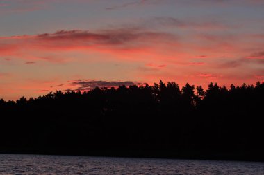 Arka plan için inanılmaz günbatımı gökyüzü. Canlı renkler