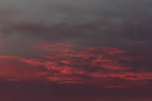 Geweldige zonsondergang hemel voor achtergrond. Levendige kleuren — Stockfoto