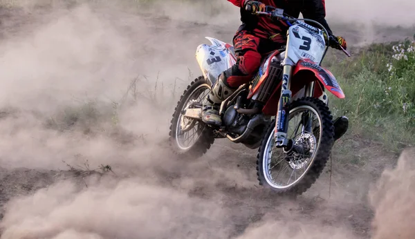 CHERKASSY, UKRAINE - JULAY 7 2017 : rider on Motocross Training of motorcyclists before competitions Ukraine, Cherkassy 7Julay 2017 — Stock Photo, Image