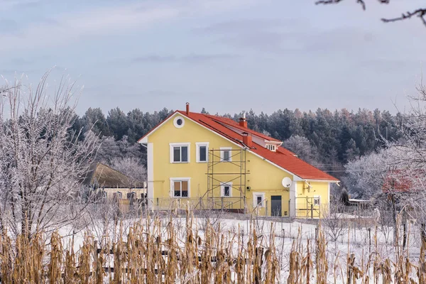 Winterlandschaft, Heimat. Frost an den Bäumen. — Stockfoto