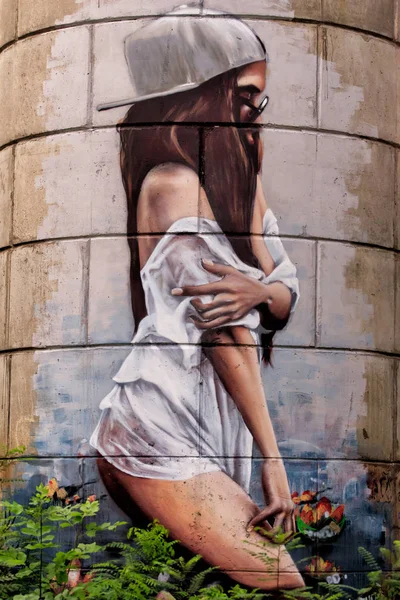 Sexy girls, street graffiti art in Chernigov — Stock Photo, Image