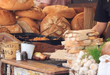Taze büyük ekmek gevrek kabuk ile