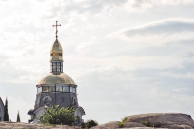 Tapınakta karmaşık bir peyzaj park Buki köyde. Ivan Suslov Rus işadamı tarafından inşa edilmiş. Hıristiyan Kilisesi St. Eugene merkezidir