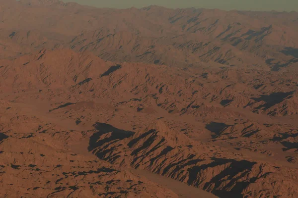 Spettacolare vista aerea della cima santa del Monte Sinai, Aka Jebel Musa, 2285 metri, all'alba, penisola del Sinai in Egitto — Foto Stock