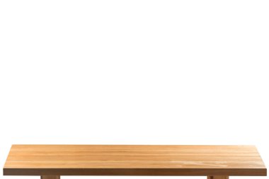 Boş ahşap masa üstü beyaz arkaplanda izole, arkaplanınızı yerleştirmek için boşluk bırakın,