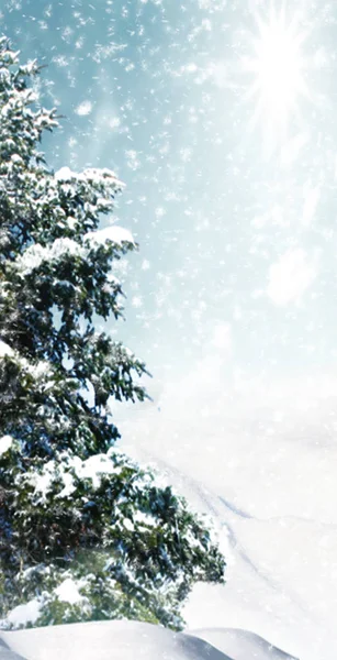 Abstraktní zimní vánoční pozadí s lesklým sněhem a sněhovou bouří. Prostor pro text. Svisle pro příběhy — Stock fotografie