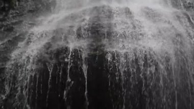 seljalandsfoss İzlanda bir şelale mi.