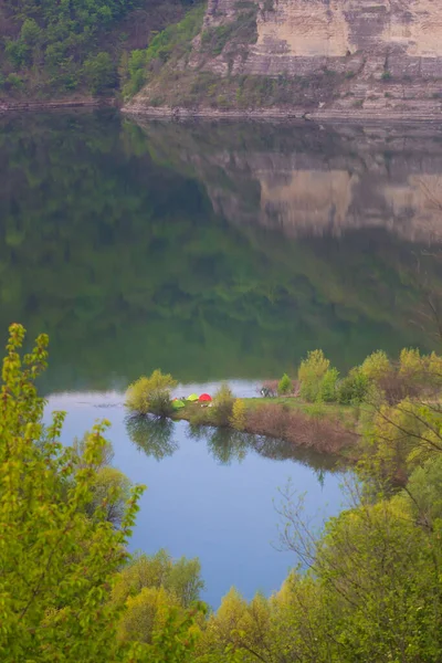 阳光灿烂的日子在一条平静的河流上 Dniester River Reserve Podolsk Tovtra — 图库照片