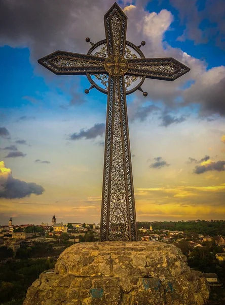 Křižovatka Starého Hradu Kamyanets Podilsky Ukrajina Kříž Přitahuje Turisty Pravidelně — Stock fotografie