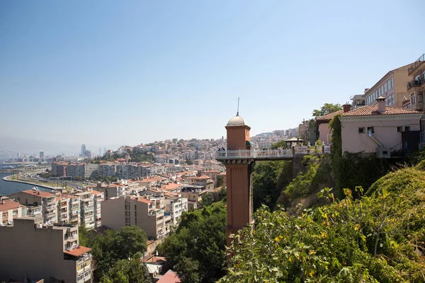 Asansor (asansör) İzmir 'de tarihi bir binadır. 1907 'de inşa edilmiş..