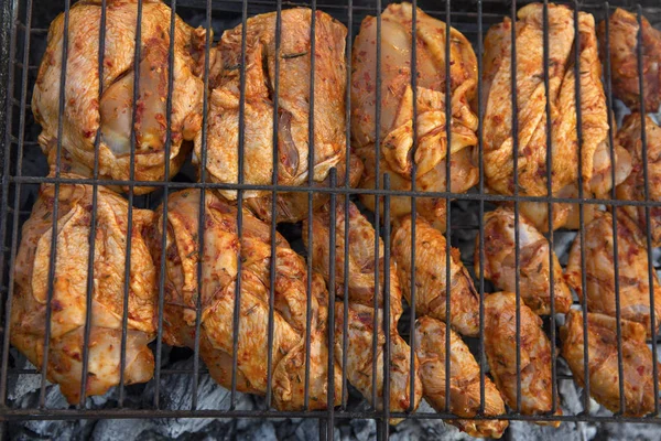 Carne Pollo Frita Una Parrilla Barbacoa —  Fotos de Stock