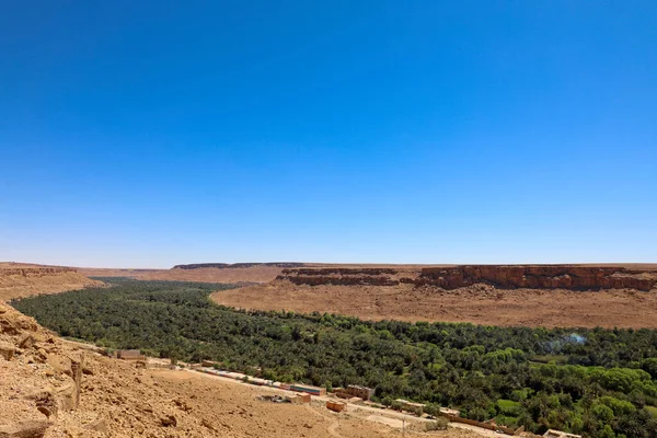 サハラ砂漠は世界最大の砂漠で モロッコには砂と岩が混在しています — ストック写真