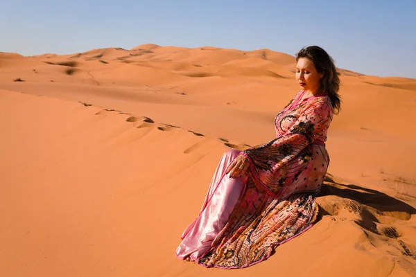 Chica Vestido Marroquí Desierto Del Sahara —  Fotos de Stock
