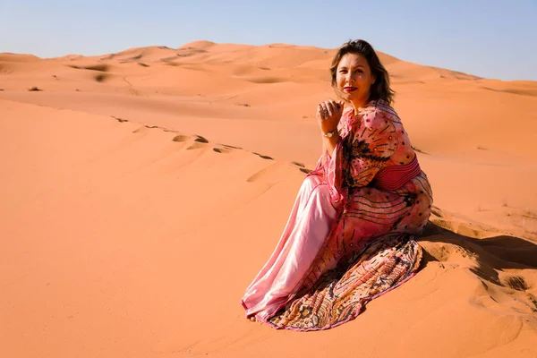 Chica Vestido Marroquí Desierto Del Sahara —  Fotos de Stock