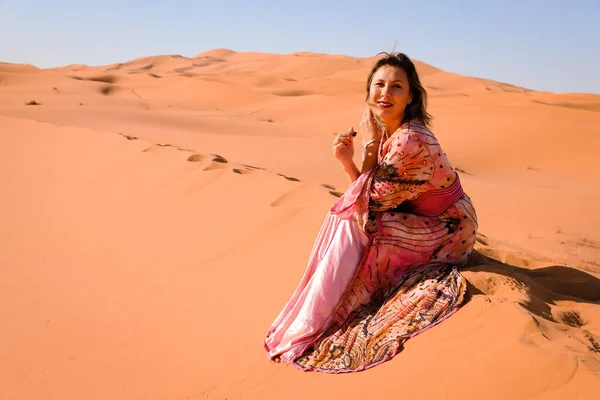 Chica Vestido Marroquí Desierto Del Sahara —  Fotos de Stock