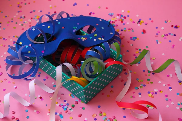 Karnaval için Praparing. Renkli kompozisyon parti vibe verir.