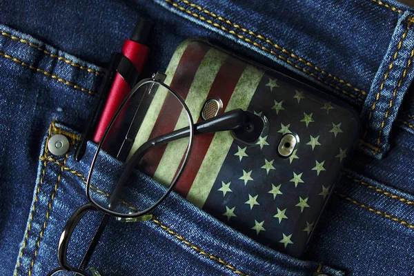 Evereryday items in the pocket