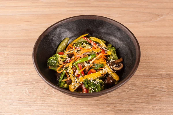 Makaron chiński wok — Zdjęcie stockowe