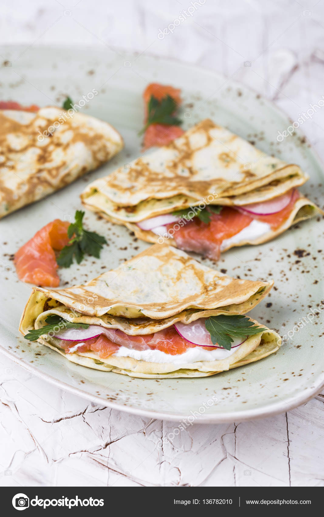 depositphotos_136782010-stock-photo-crepes-with-smoked-salmon.jpg