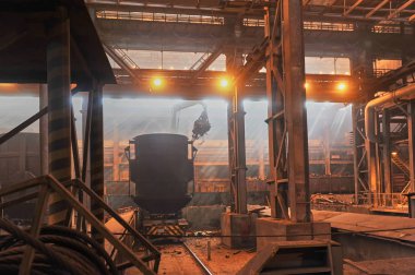 Metal konteyner hurda/sıyırıcı ile dolu kavgacı tip farklı türlerinden çelik rubish metal hurda tren vagon konteyner dolu