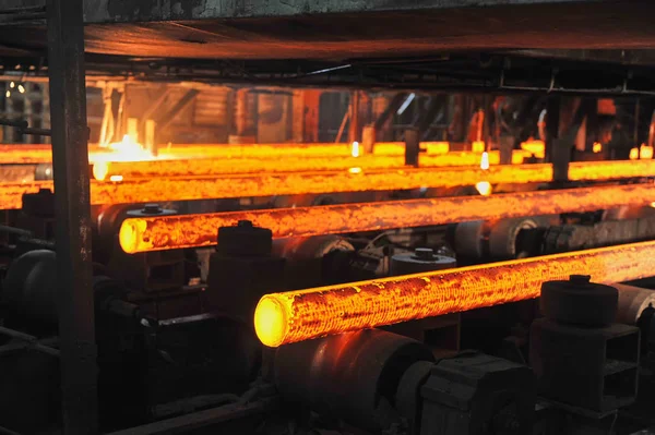 Sıcak metal tüp demir çubuklar / sürekli döküm makinesinden bu sıcak çelik çubuklar çıktı          