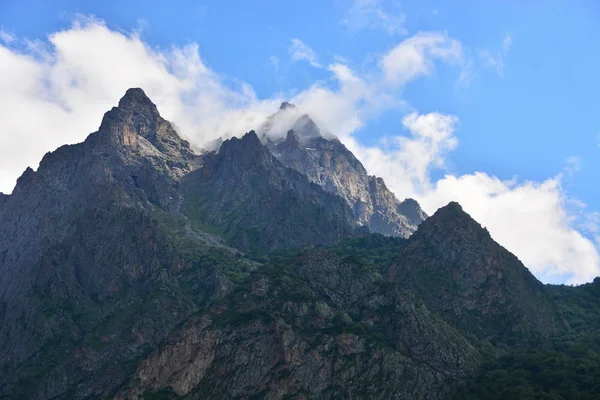 Kirgizistan dağlarında