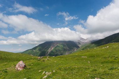 Harika dağ ladscape