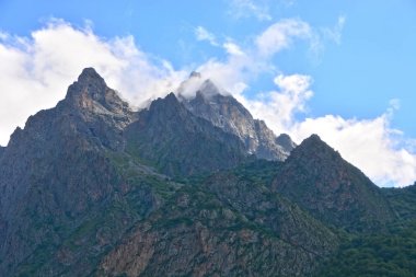 dağlarda güzel manzara