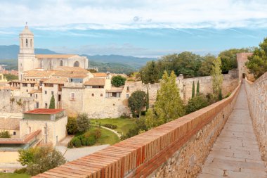 Girona. Kale duvarı.