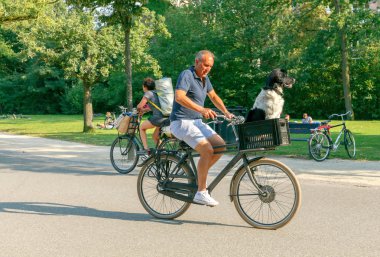 Amsterdam. Belediye Parkı Vondelpark.