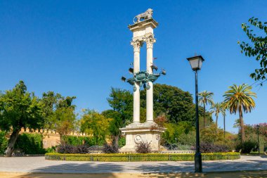 Seville. Columbus sütun.