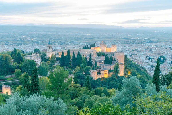 Granada. Het fort en paleis complex Alhambra. — Stockfoto