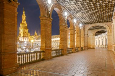 Seville. İspanyolca kare ya da Plaza de Espana.