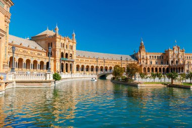 Seville. İspanyolca kare ya da Plaza de Espana.