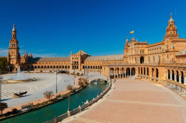 Seville. İspanyolca kare ya da Plaza de Espana.