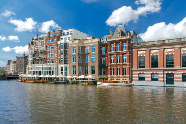 Amsterdam. Eski şehir kanal.