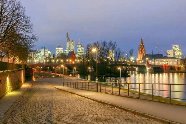 Frankfurt. Stadtdamm. — Stockfoto