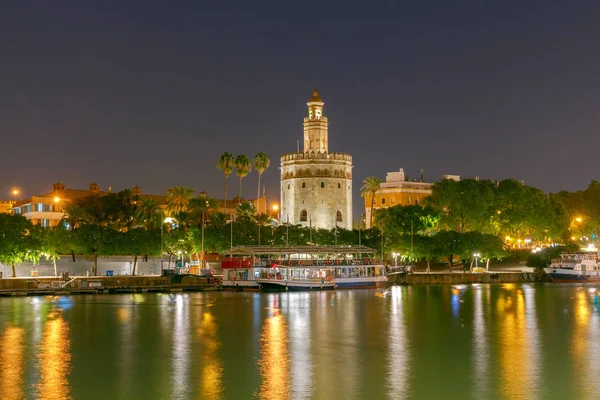 Siviglia. Torre d'oro di notte . — Foto Stock